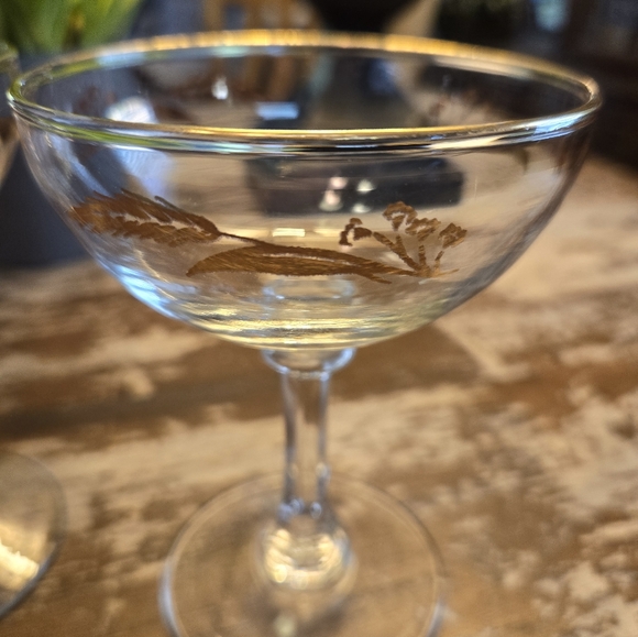 2 Gold Leaf Stemware - Picture 12 of 15